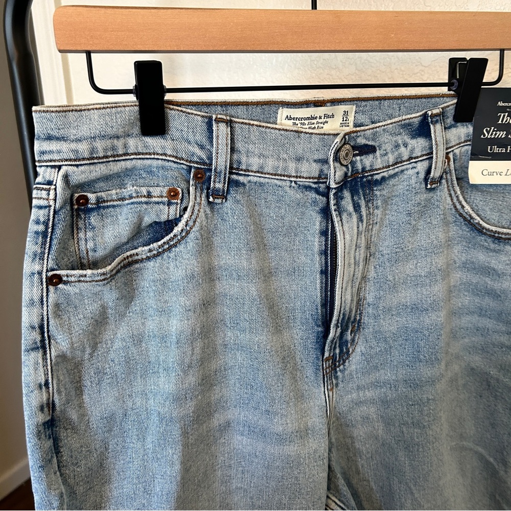 Abercrombie Curve Love Ultra High Rose 90s Slim Straight Jean